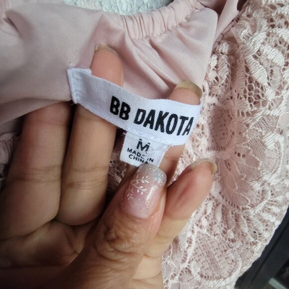 BB Dakota Kennedy Sz M Women's Pink Lace Romper jumpsuit long sleeve dusty pink - Picture 3 of 7